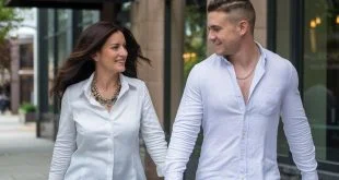 femme cougar avec jeune homme