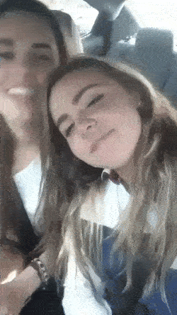 gif porno de lesbiennes baiser